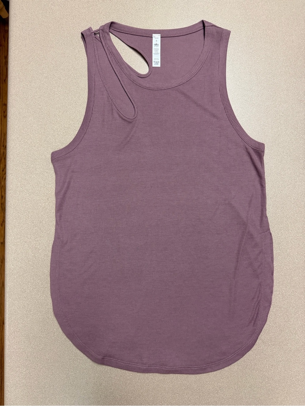 ALO Yoga Ribbed Cutout Tank Top in Mauve Pink
